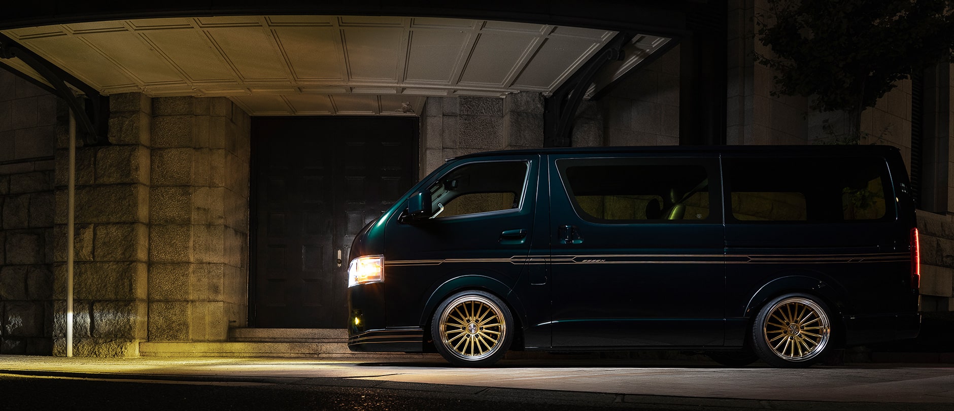 essex｜エセックス ハイエースカスタマイズパーツ